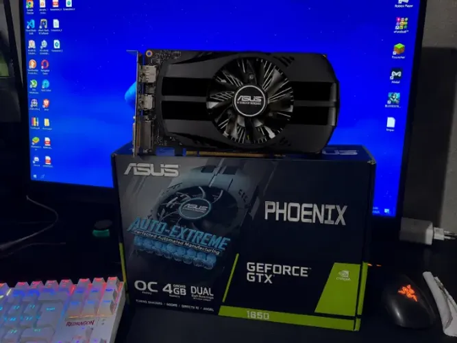 Gerforce GTX 1650 4gb (Pego troca em placa superior com volta minha)