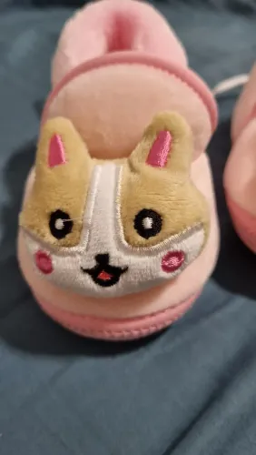 Pantufa, meia sapato e joelheira infantil