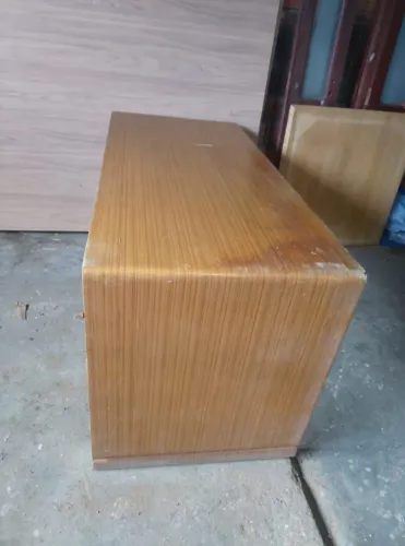 Mesa de Escritório em Madeira - Estrutura Resistente (Ótima para Reforma)