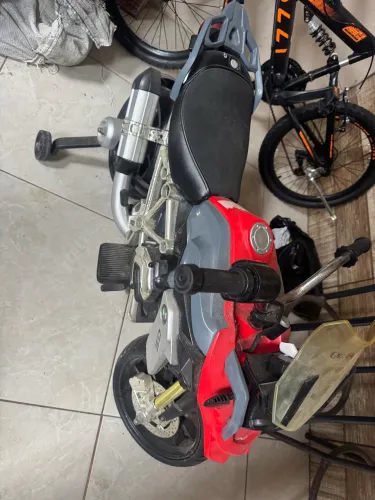 Moto infantil eletrônica