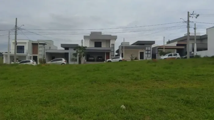 Terreno Plano à Venda no Condomínio Malibu Caçapava/SP