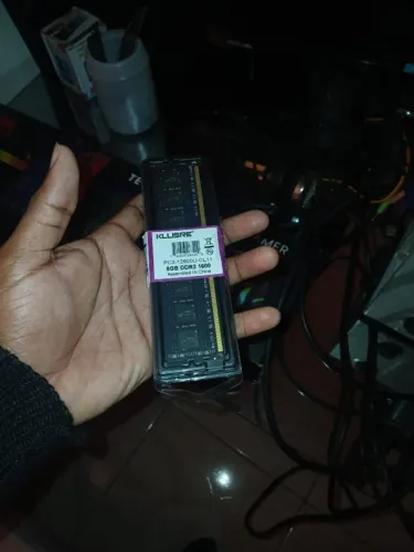 Memória RAM 8GB DDR3 1600MHz KLLISRE - Praticamente Nova