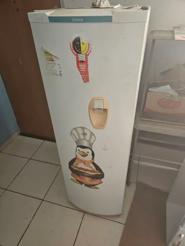 Geladeira Consul 1 Porta com Dispenser de Água - Para Conserto ou Peças