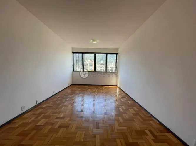 Apartamento para locação com 2 quartos sendo 1 suíte + dependência completa, 77 m² no Alto
