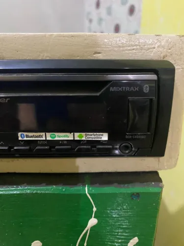 Cd play Pioneer com Bluetooth e Spotify