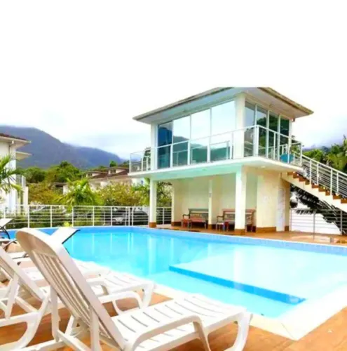 Casa para Locação anual em Condomínio Fechado na Praia de Maresias