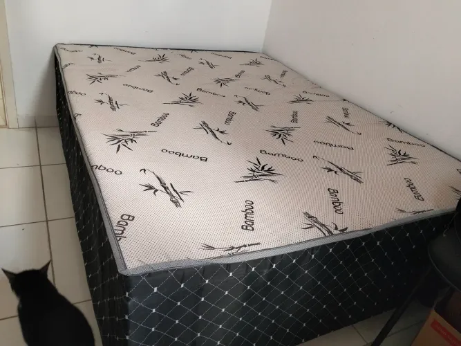 Cama box semi nova