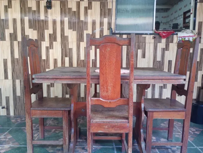Mesa 4 cadeiras