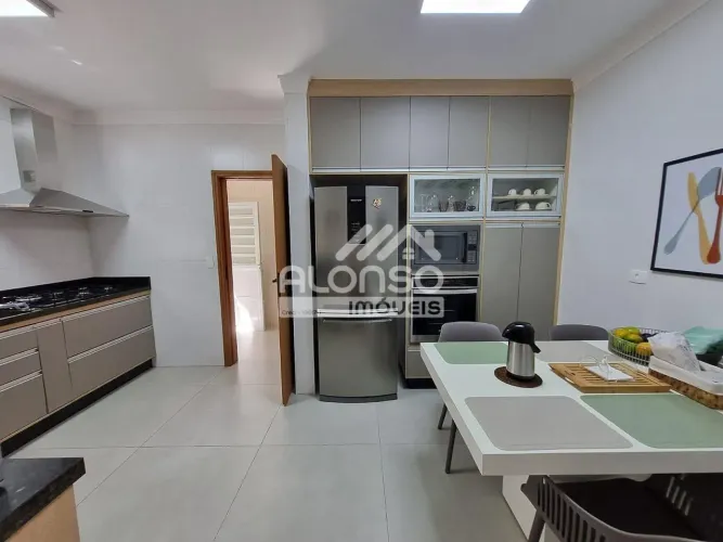 Casa de Condomínio com 3 Quartos à venda, 180 m² - Butantã