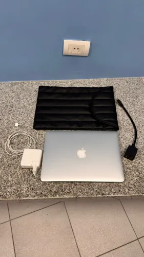 MacBook Pro i5 13" + Acessórios