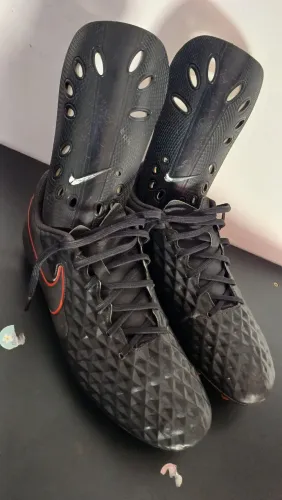 Chuteira Nike Tiempo