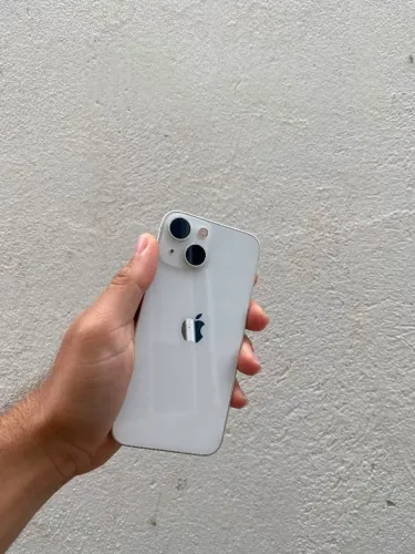 Vendo iPhone 13 mini 128GB todo original nunca aberto funcionando tudo perfeitamente novo.