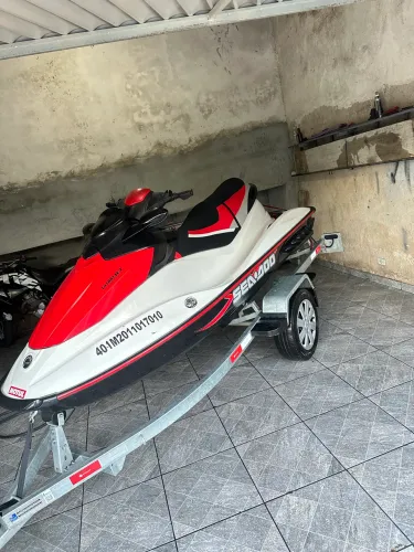 Jet ski seadoo gti 155 