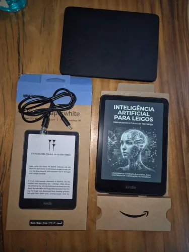 Kindle Paperwhite 12 quase novo. Completo, acompanha capa magnetica cabo e caixa