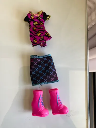 Howleen Creepateria
