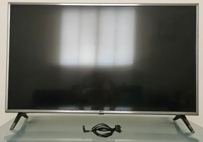 Smart TV LG 4k de 43 polegadas 43UM7500PSB (Defeito no Display)