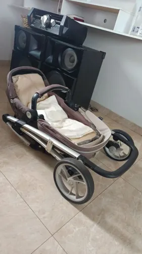 Carrinho para bebe semi novo