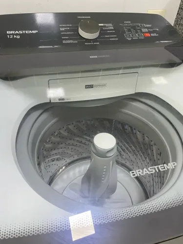 Máquina de lavar, ainda no plástico!