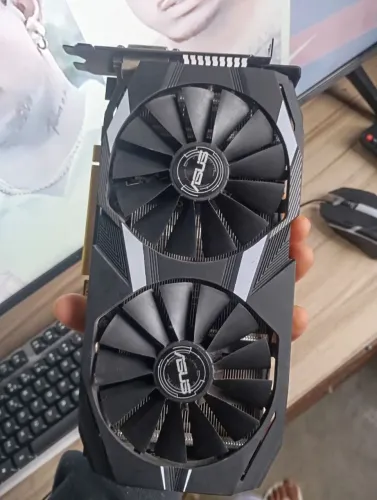 Vendo rx580 1 ano de uso
