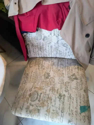 Vendo mesa com cadeiras