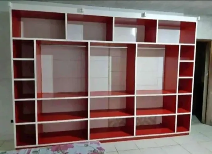 Guarda-roupa de gesso 