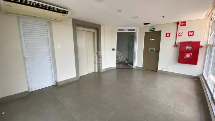 Sala Comercial com 400m² no Edifício Perolina