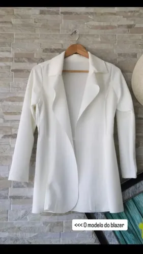 Blazer na cor preta modelo 
