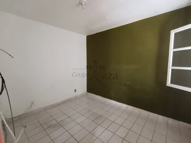 Casa com Edícula- Residencial Vale dos Pinheiros - 2 Dormitório - 80m².