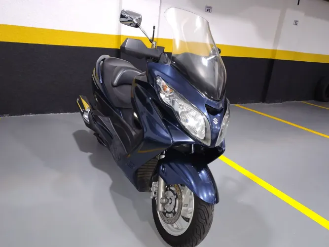 Burgman 400 muito nova !!