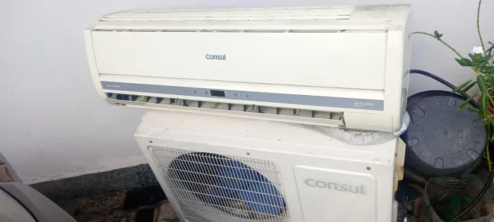 ar condicionado split Consul 9 mil BTUs. 220 volts. 220 v 220 volts
