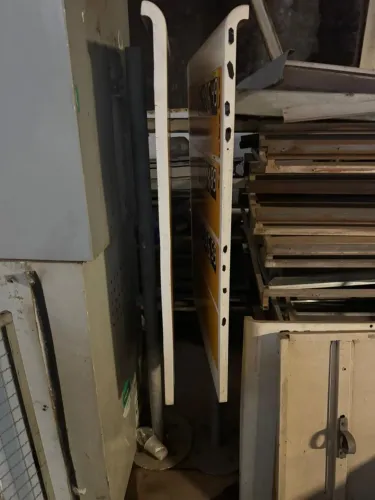 MATERIAL USADO DE IMAGEM DE POSTO DE COMBUSTÍVEL 