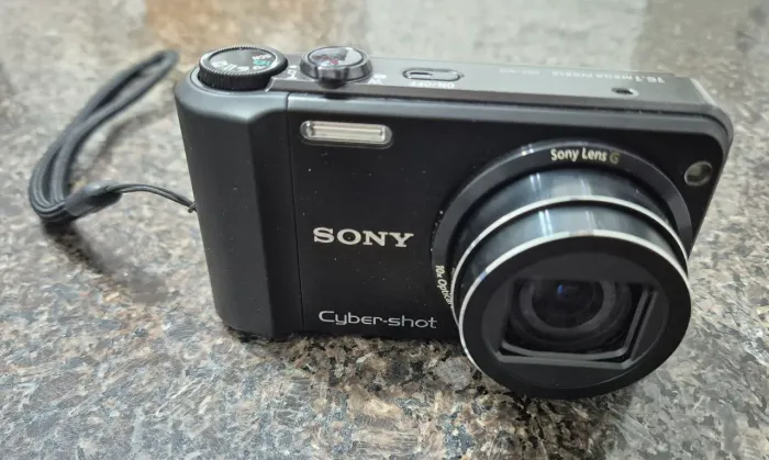 Câmera Sony Cyber-shot DSC-H70