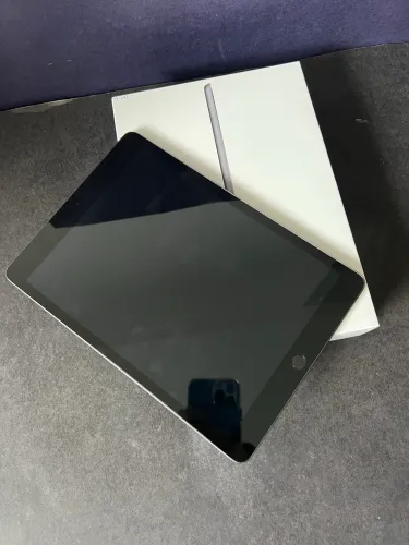 iPad 9ª Geração Apple - OLX Pay - Space Gray - Parcelo 18x e Troco