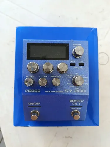 Boss Synthesizer SY-200