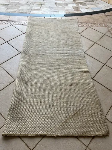 Tapete sisal cor bege medida 2.50 de comprimento por 2.40 de largura semi novo