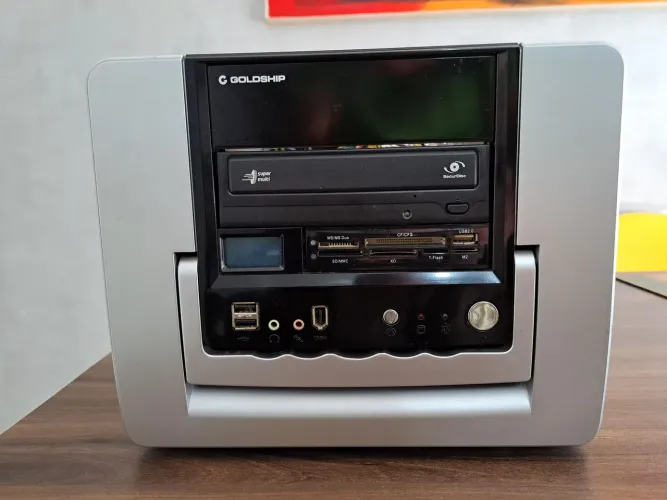 Gabinete Goldship impecável