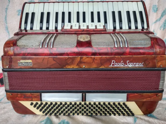 Acordeon / Sanfona Paolo Soprani 120 baixos