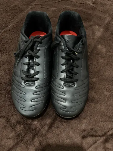 Chuteira Umbro campo