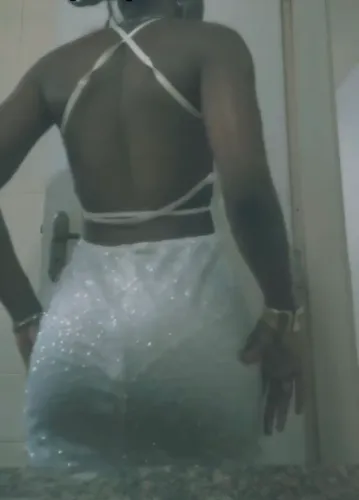 Vestido brilhosa curto. Manda mensagem ze tiver interesado