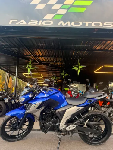 Fz25 impecável