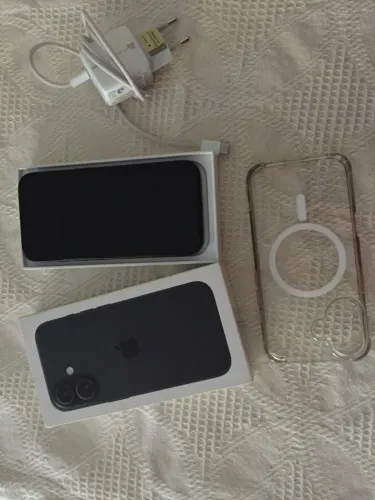 iPhone 16 