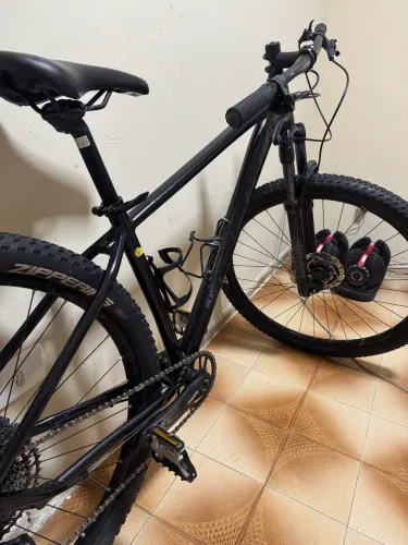 Bicicleta SKA 90 - Aro 29 - 12v - Excelente Estado