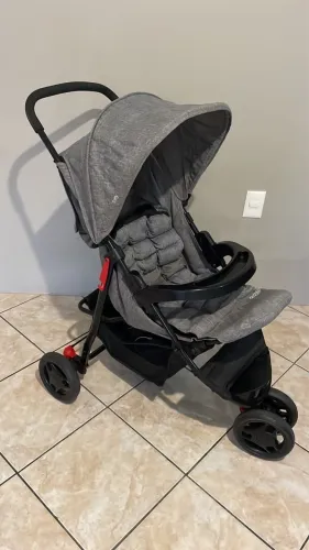 Vendo Carrinho de bebê 