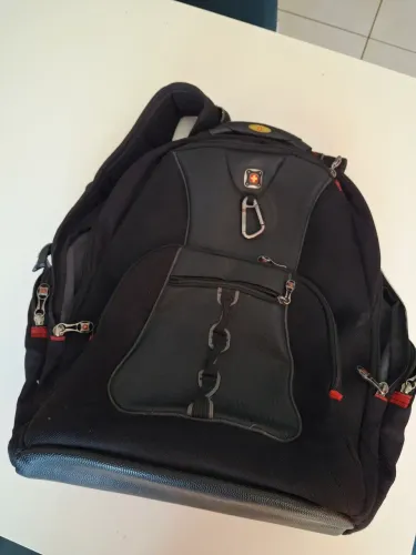Mochila SwissGear by Wenger Original - Antiga / Colecionável (uns 20 bolsos)