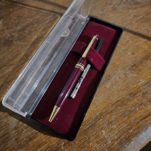 Meisterstück Classique (modelo 164) na cor Bordeaux (bordô).