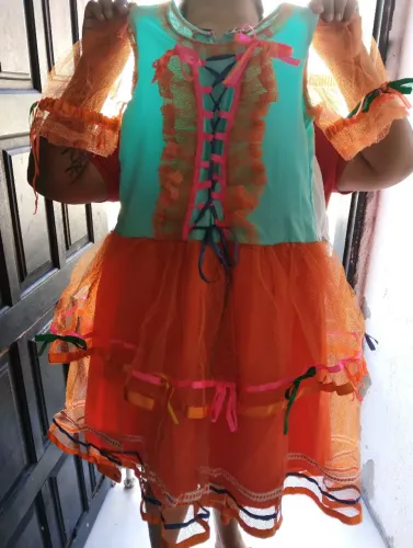Vestido quadrilha 7 anos veste até 10/11 anos
