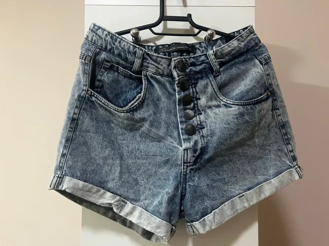 Short jeans