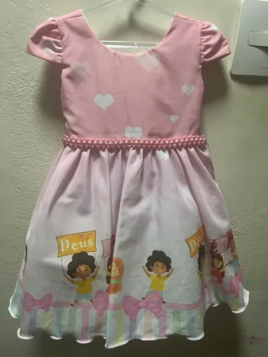 Vestido rodado com forro e anágua, tema três palavrinhas. Tamanho 1 ano