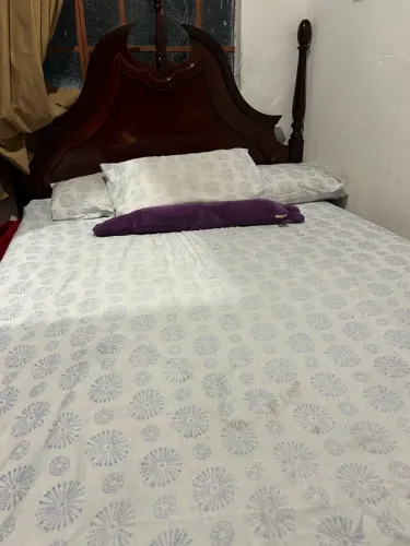 Cama casal com colchão 