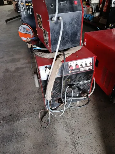 Máquina tig 300